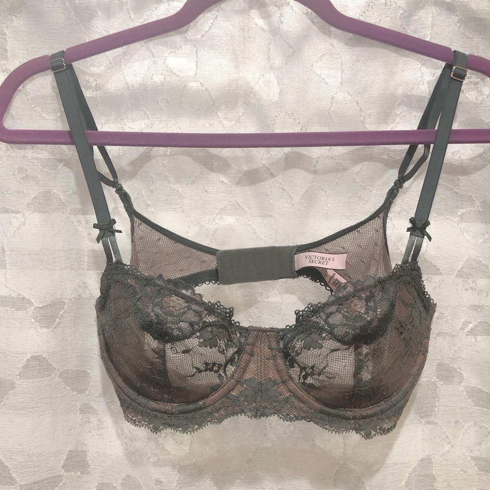 Victoria's Secret Green Lace Bra